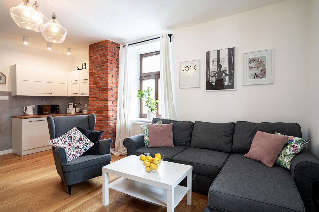 Apartamenty Dukla Bagian luar foto