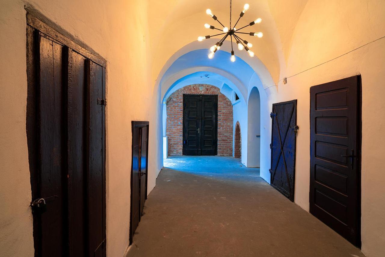 Apartamenty Dukla Bagian luar foto