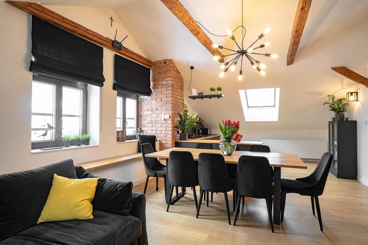 Apartamenty Dukla Bagian luar foto
