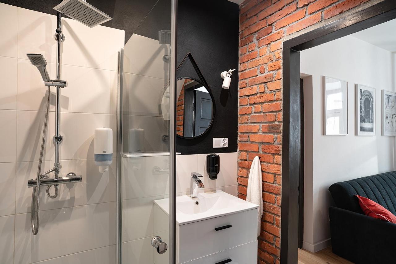 Apartamenty Dukla Bagian luar foto