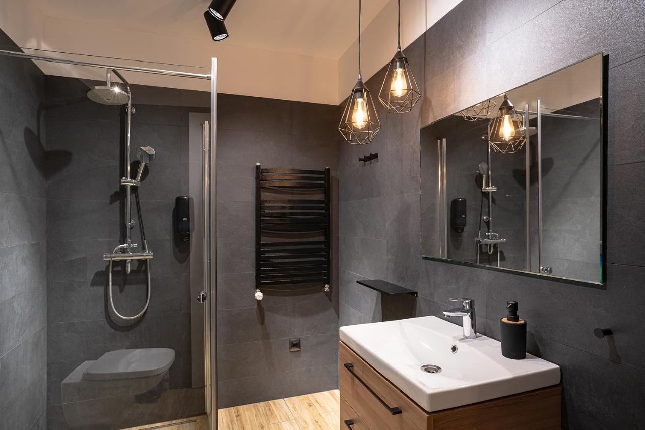 Apartamenty Dukla Bagian luar foto