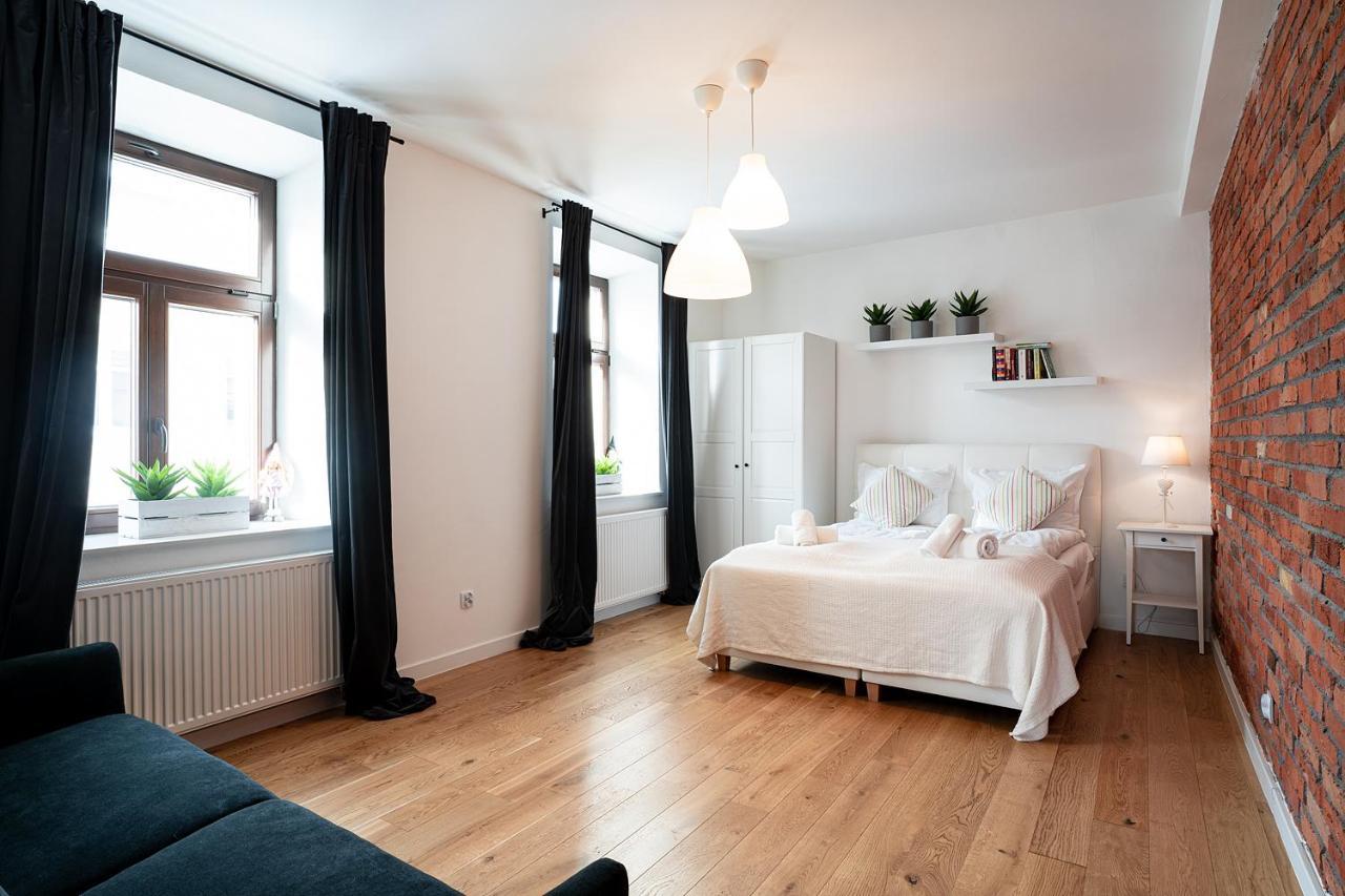 Apartamenty Dukla Bagian luar foto