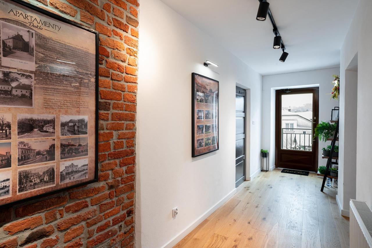 Apartamenty Dukla Bagian luar foto